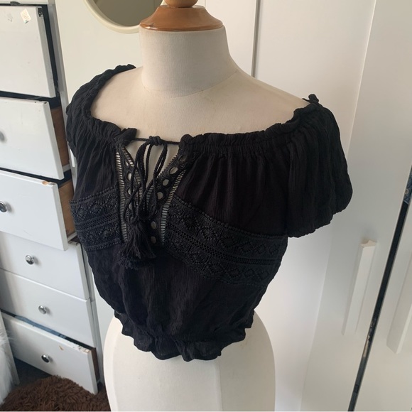 FashionNova// sexy crop top size small - Picture 8 of 9